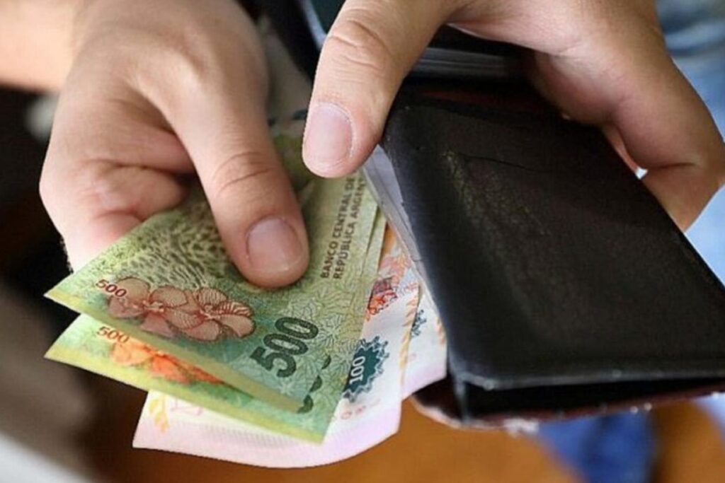 salario minimo aumento argentina Créditos digitales: ¿Cuáles son las billeteras virtuales que brindan préstamos rápidos?