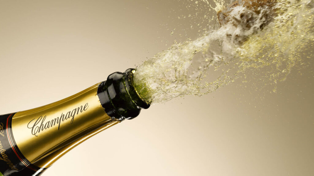 Champagne Efemérides del 4 de agosto de 2023: Un día de celebraciones y acontecimientos históricos